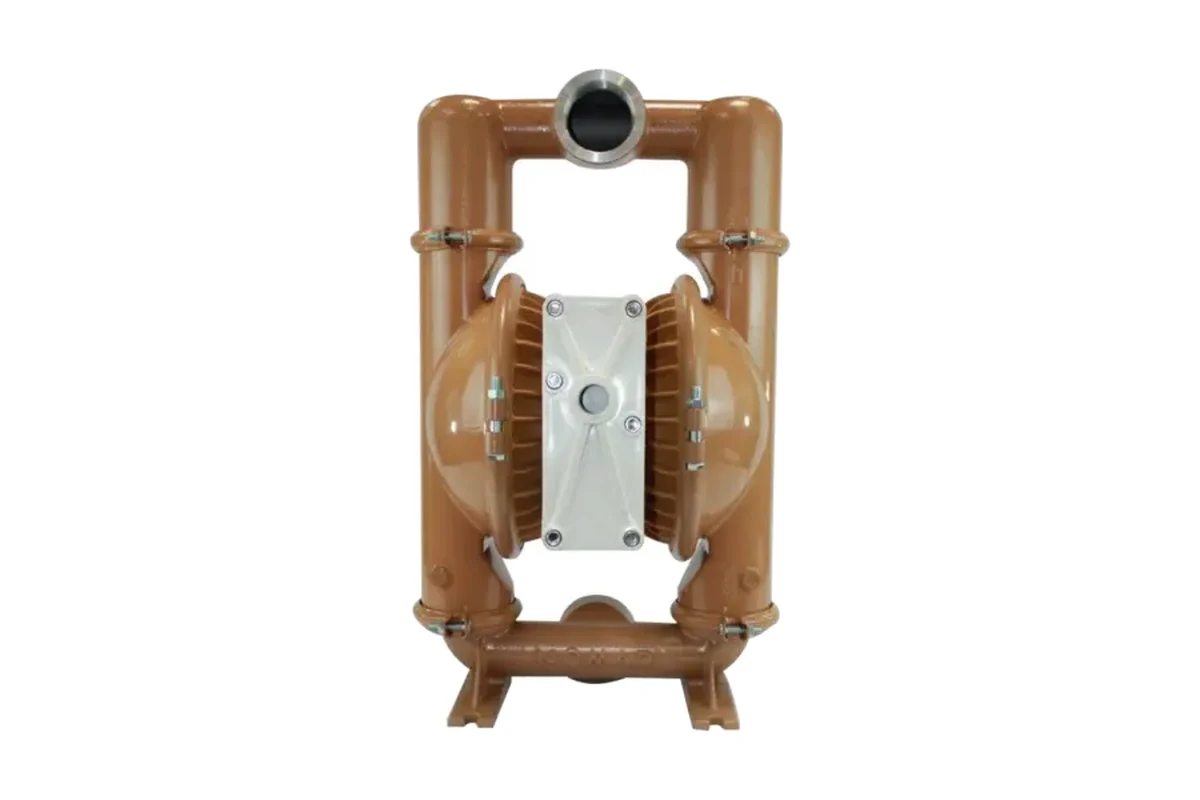 Nomad brown pump with a central metal body