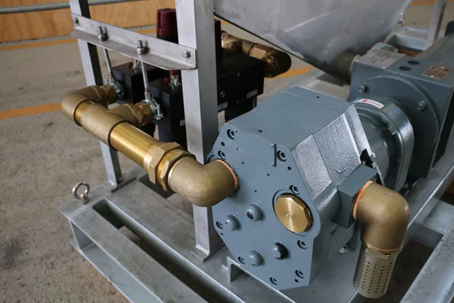 Pump equipment with a yellow pipe