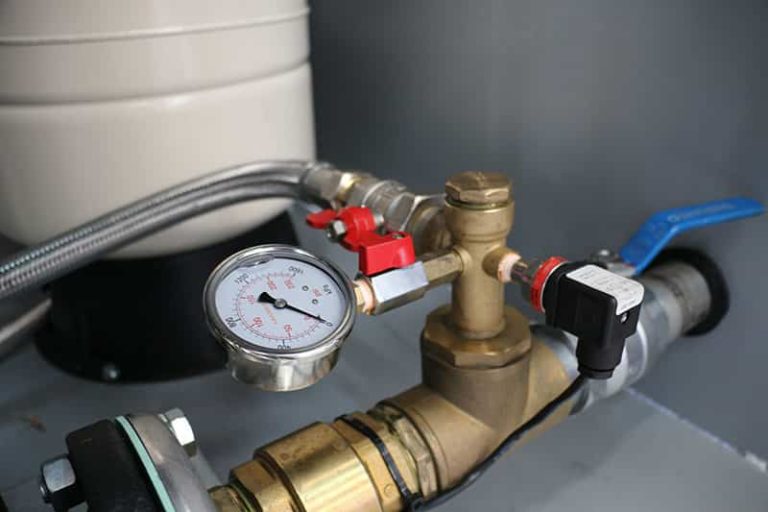 Javelin Enclosed Skid Pressure Gauge